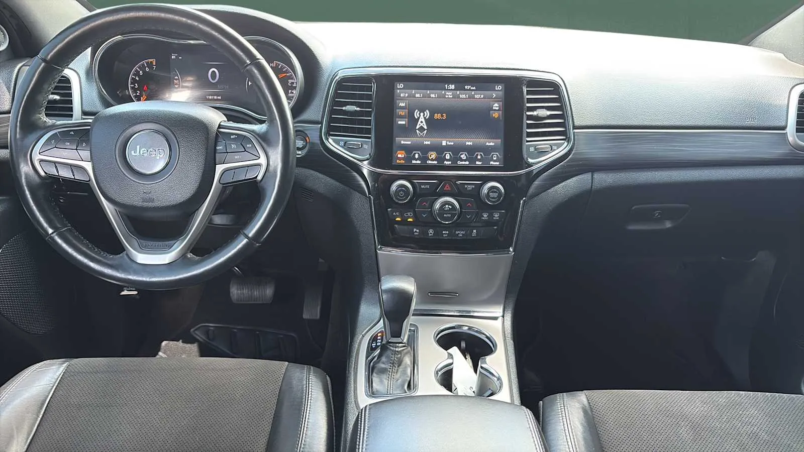 Jeep Grand Cherokee photo 19