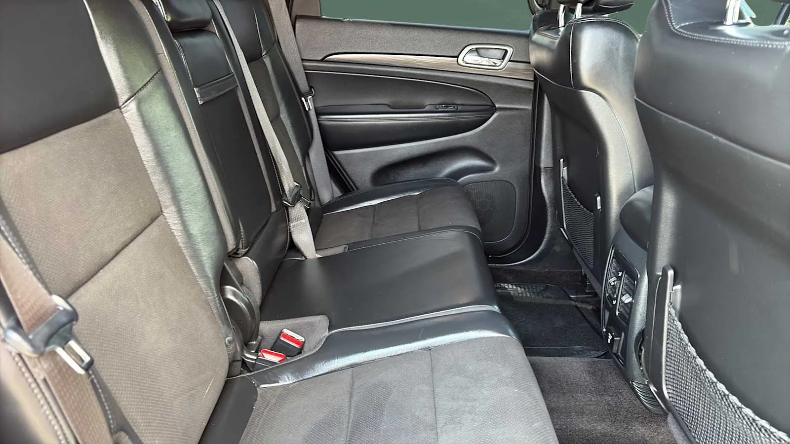 Jeep Grand Cherokee photo 22