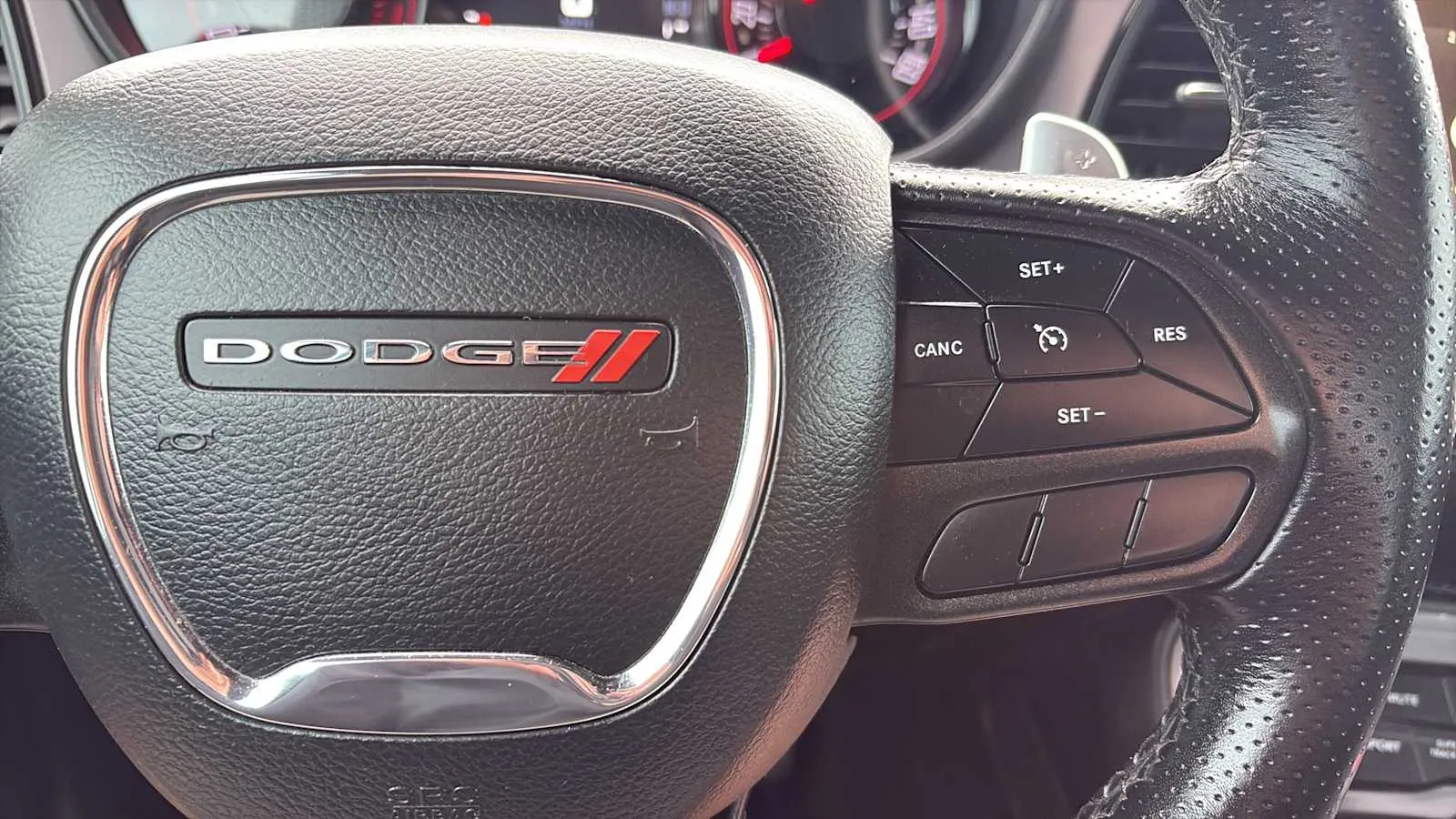 Dodge Challenger photo 10