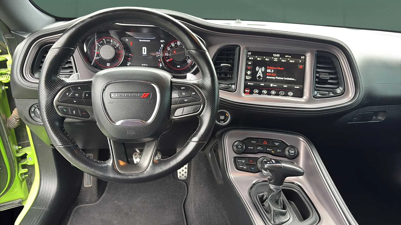 Dodge Challenger photo 20