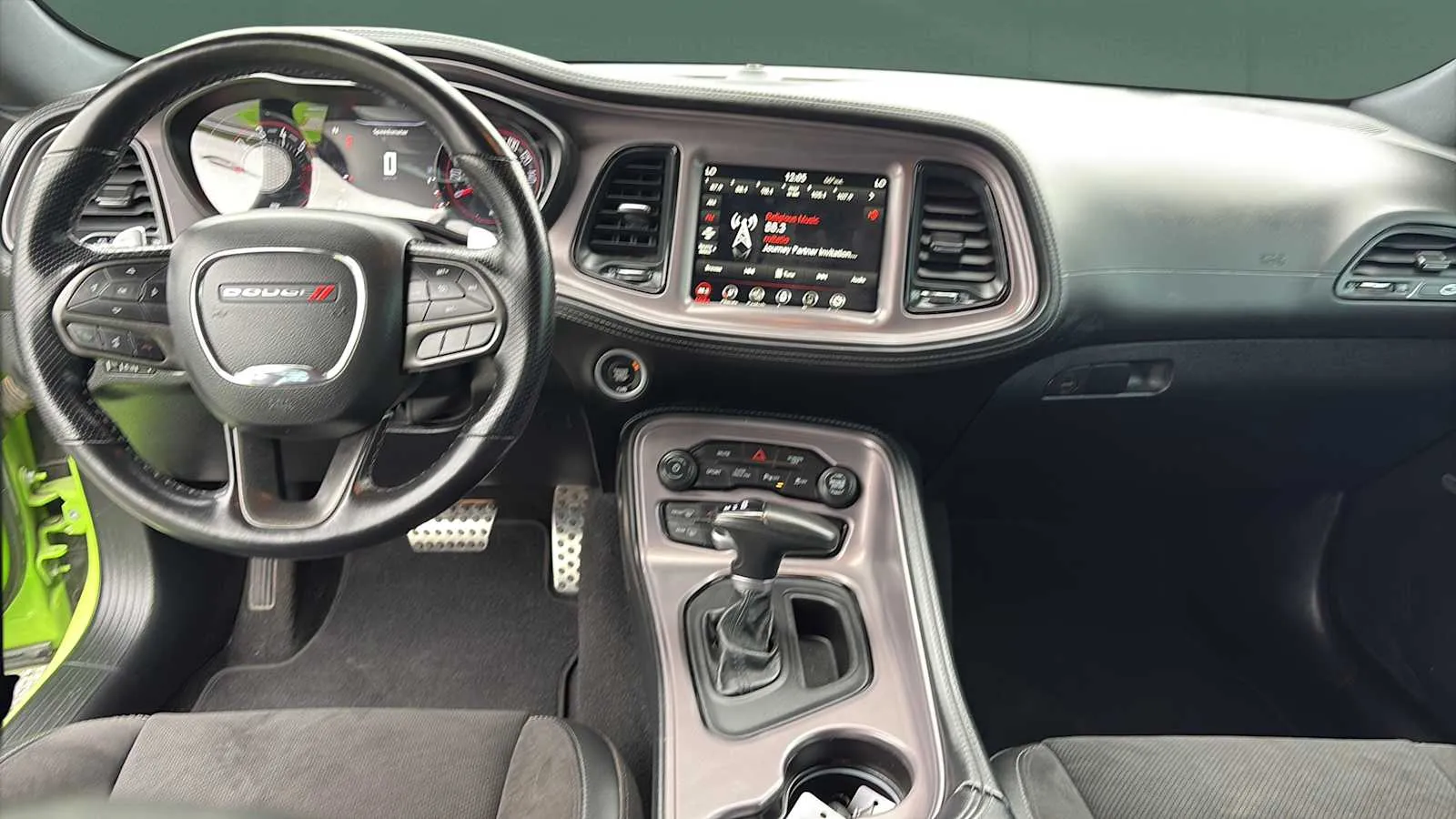 Dodge Challenger photo 19