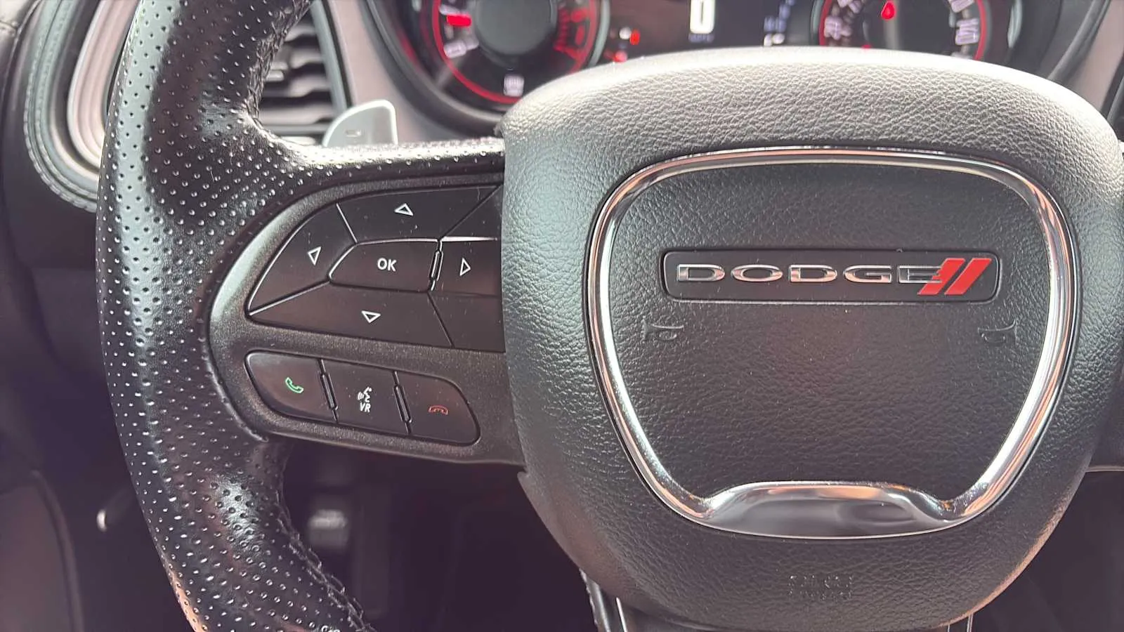 Dodge Challenger photo 9