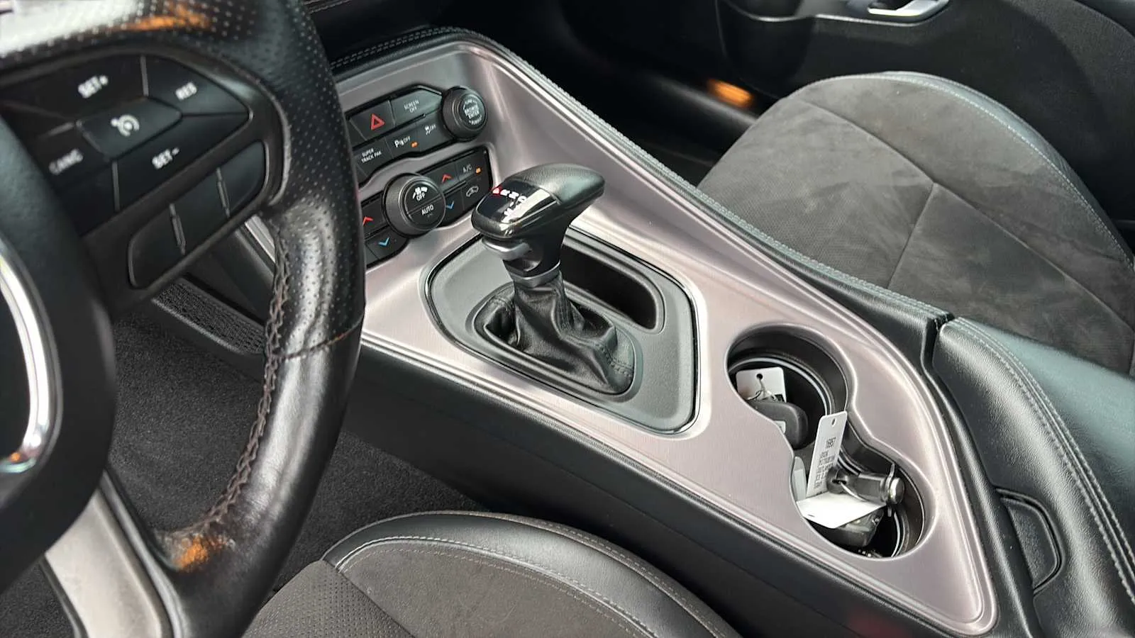 Dodge Challenger photo 14