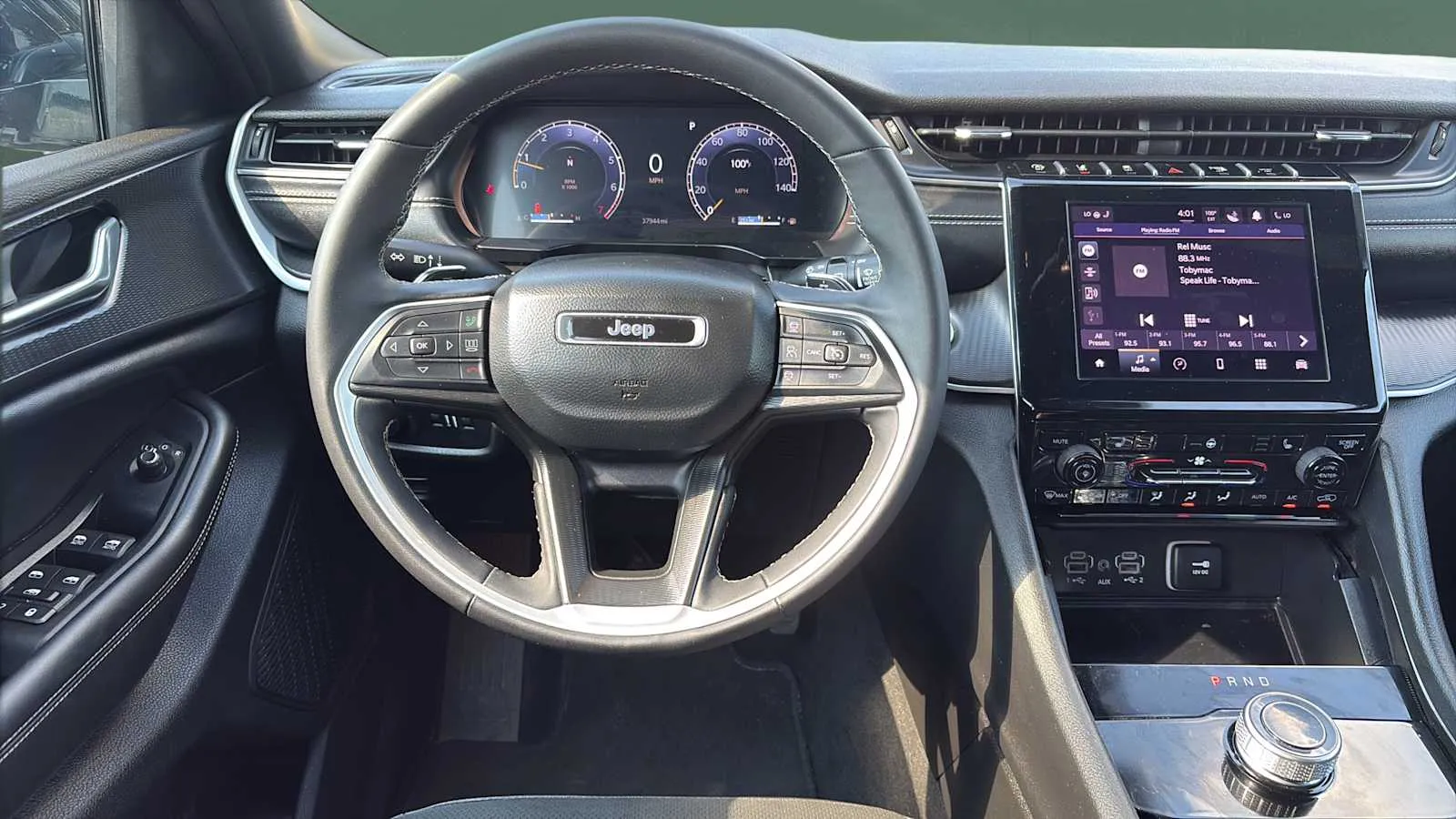 Jeep Grand Cherokee photo 25