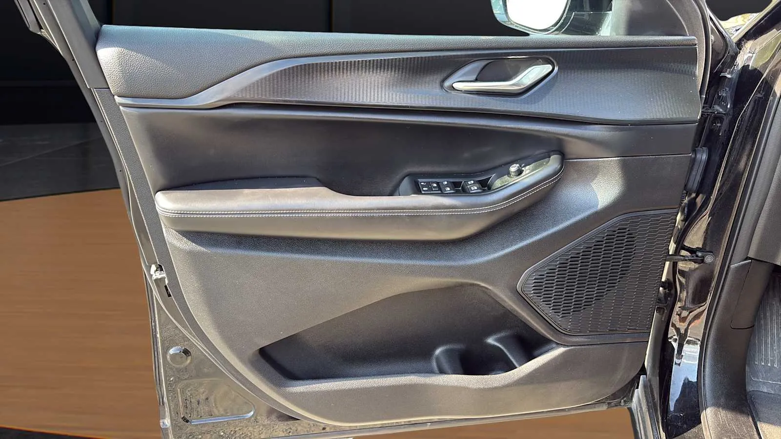 Jeep Grand Cherokee photo 21