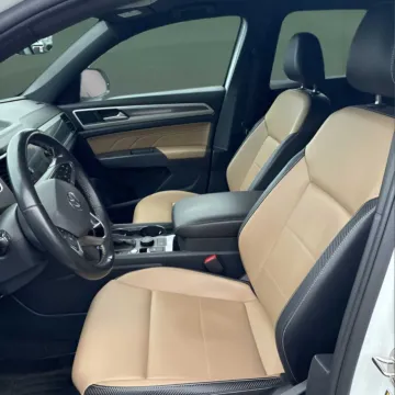 More photos of 2021 Volkswagen Atlas Cross Sport 2.0T SEL at Autova - Madison Heights, VA