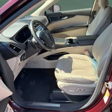 More photos of 2019 Lincoln Nautilus Select at Autova - Madison Heights, VA