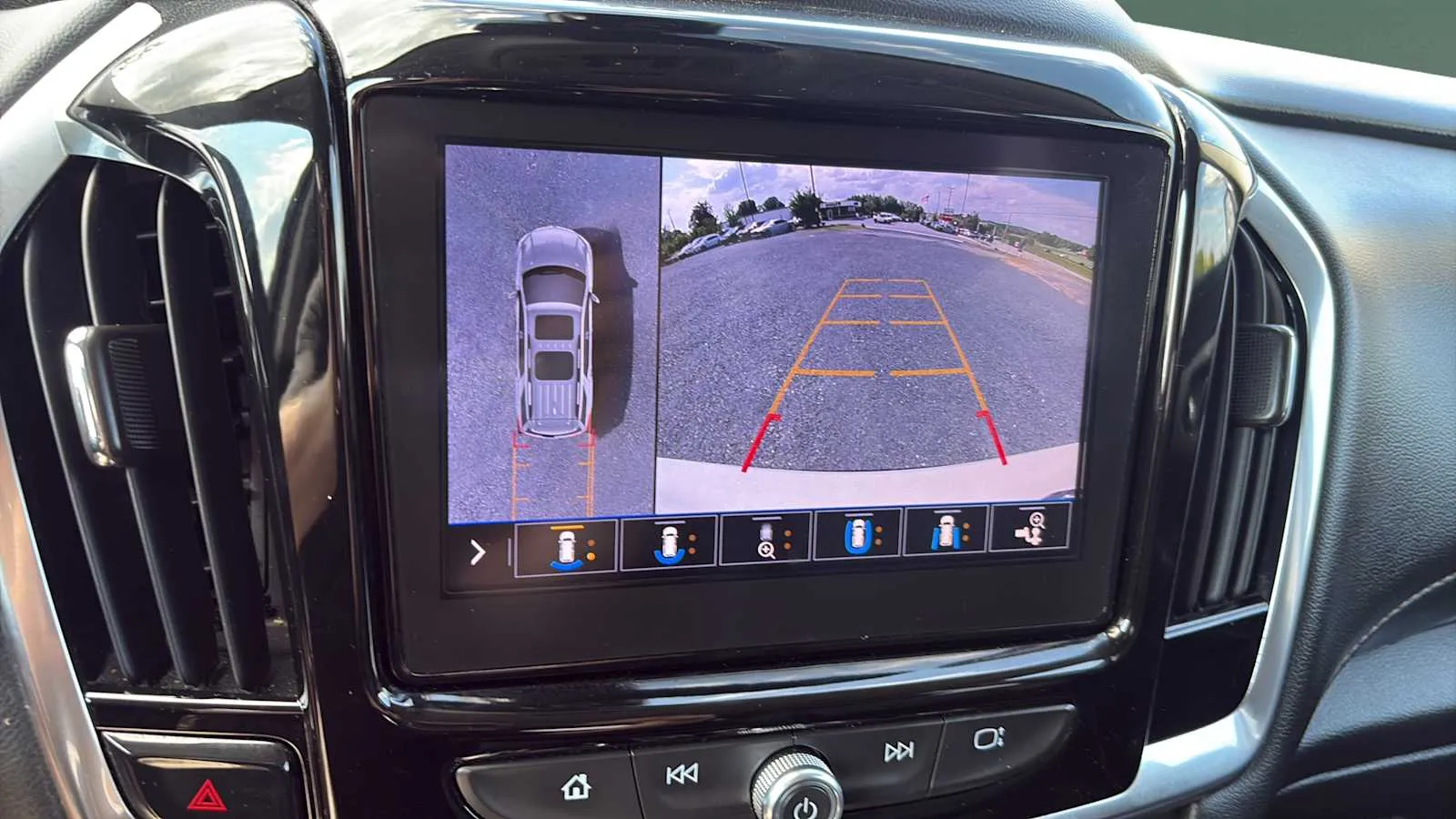 Chevrolet Traverse photo 12