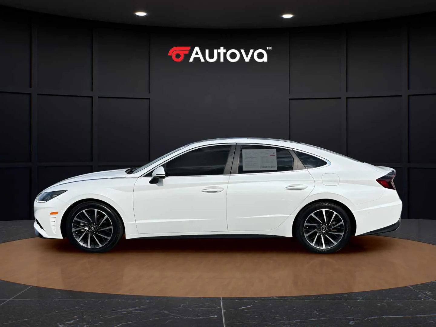 Hyundai Sonata photo 2