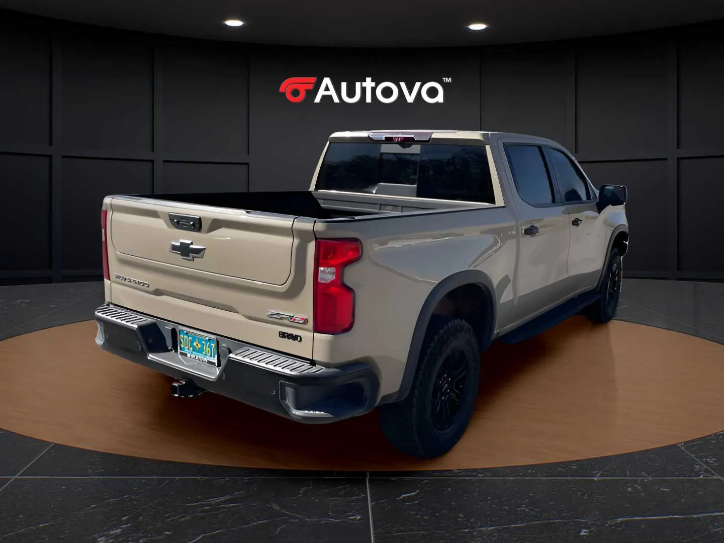 Chevrolet Silverado photo 3
