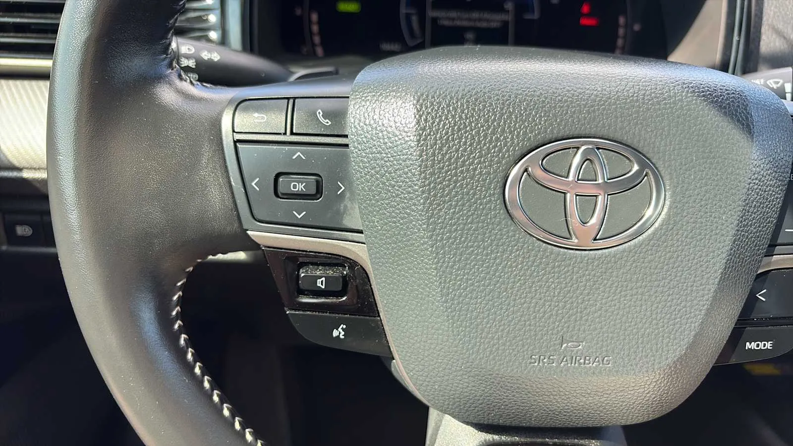Toyota Camry photo 9