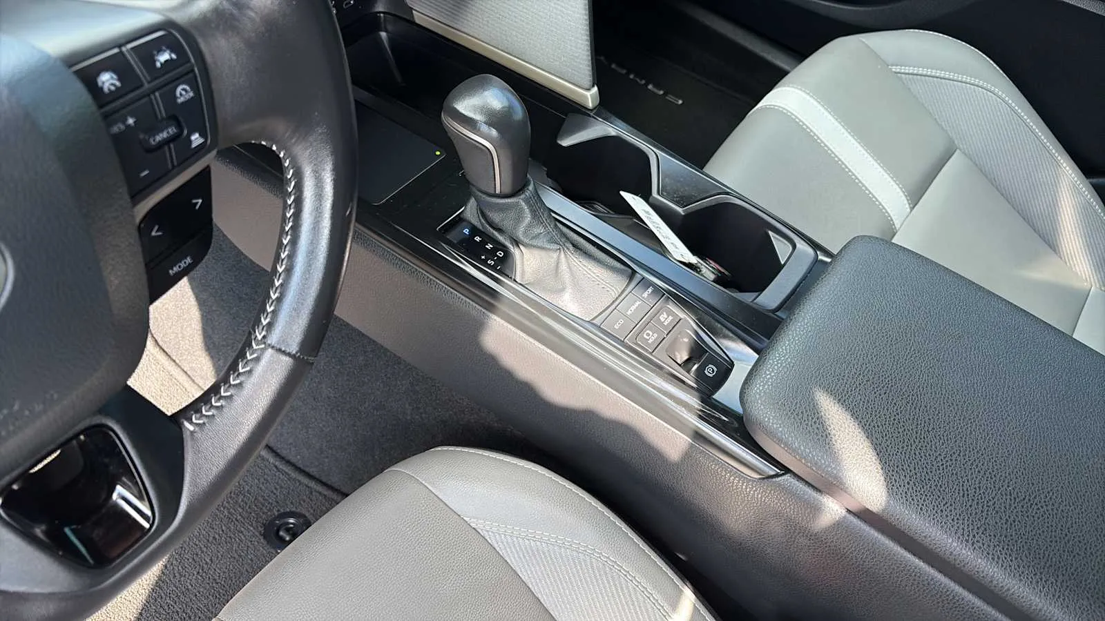 Toyota Camry photo 14