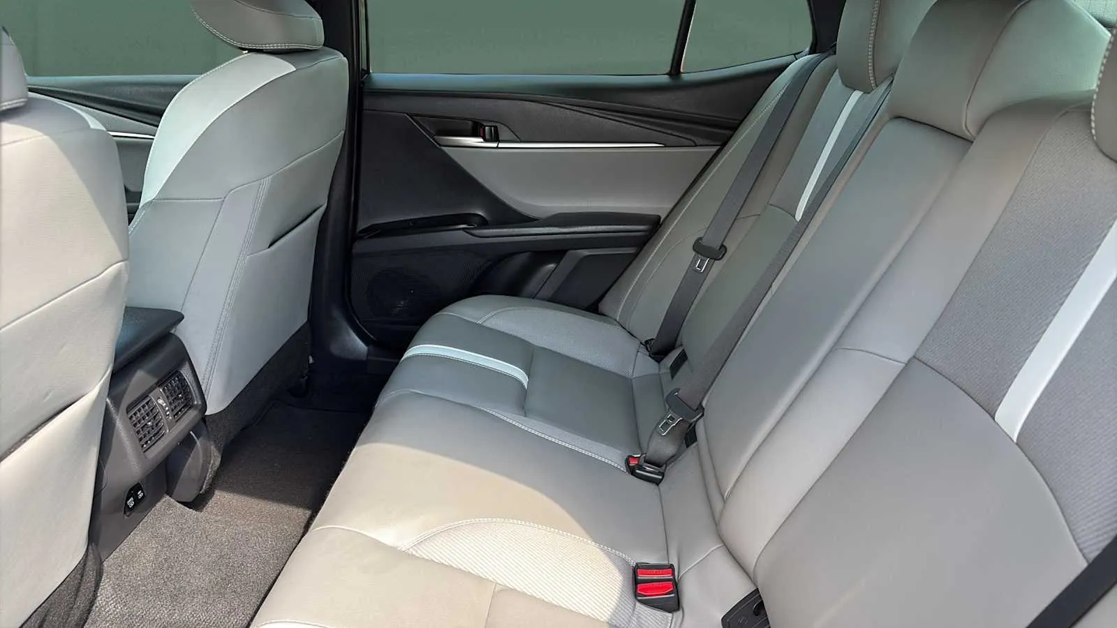 Toyota Camry photo 18