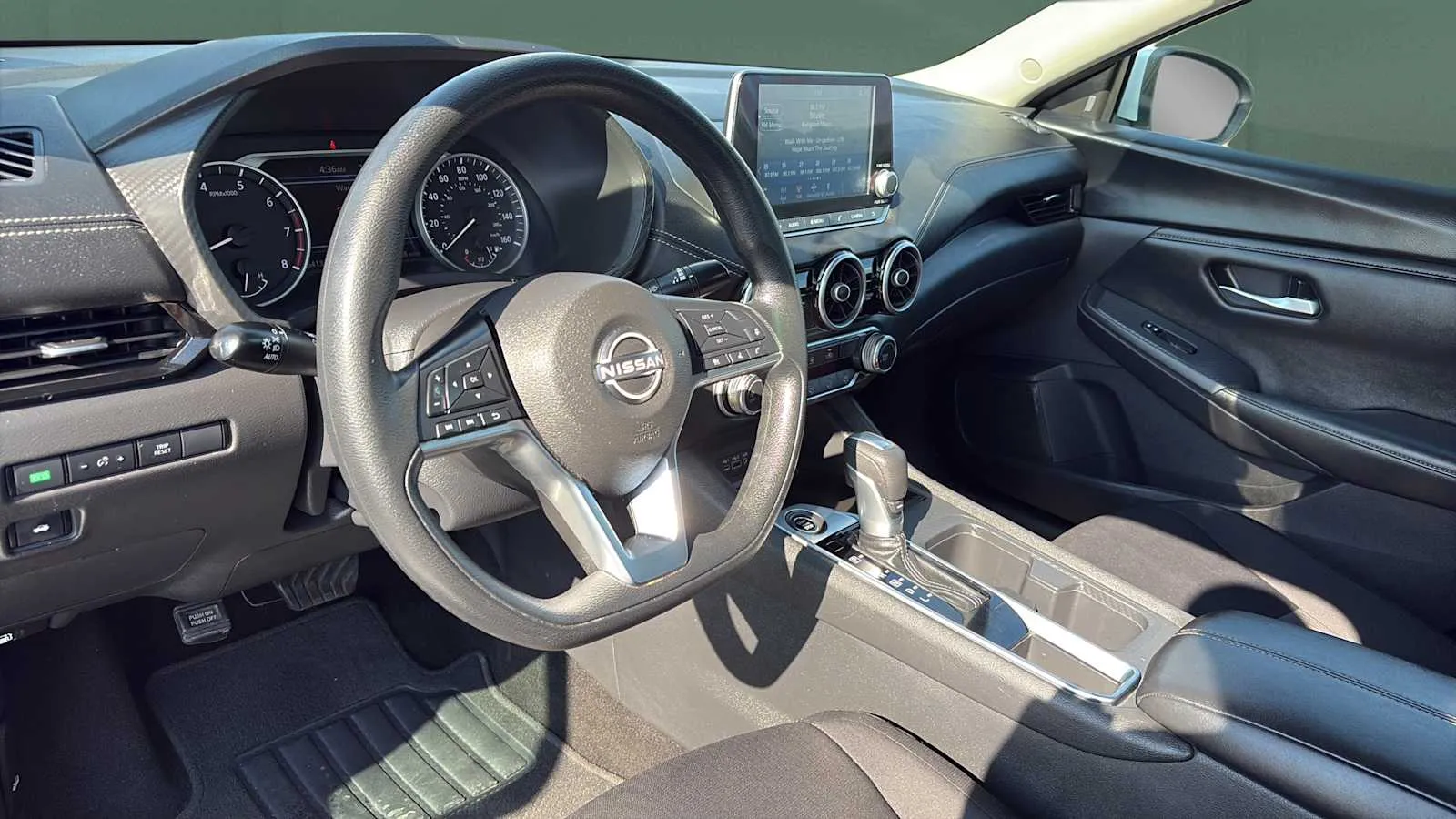 Nissan Sentra photo 13