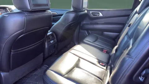 More photos of 2017 Nissan Pathfinder Platinum at Autova - Madison Heights, VA
