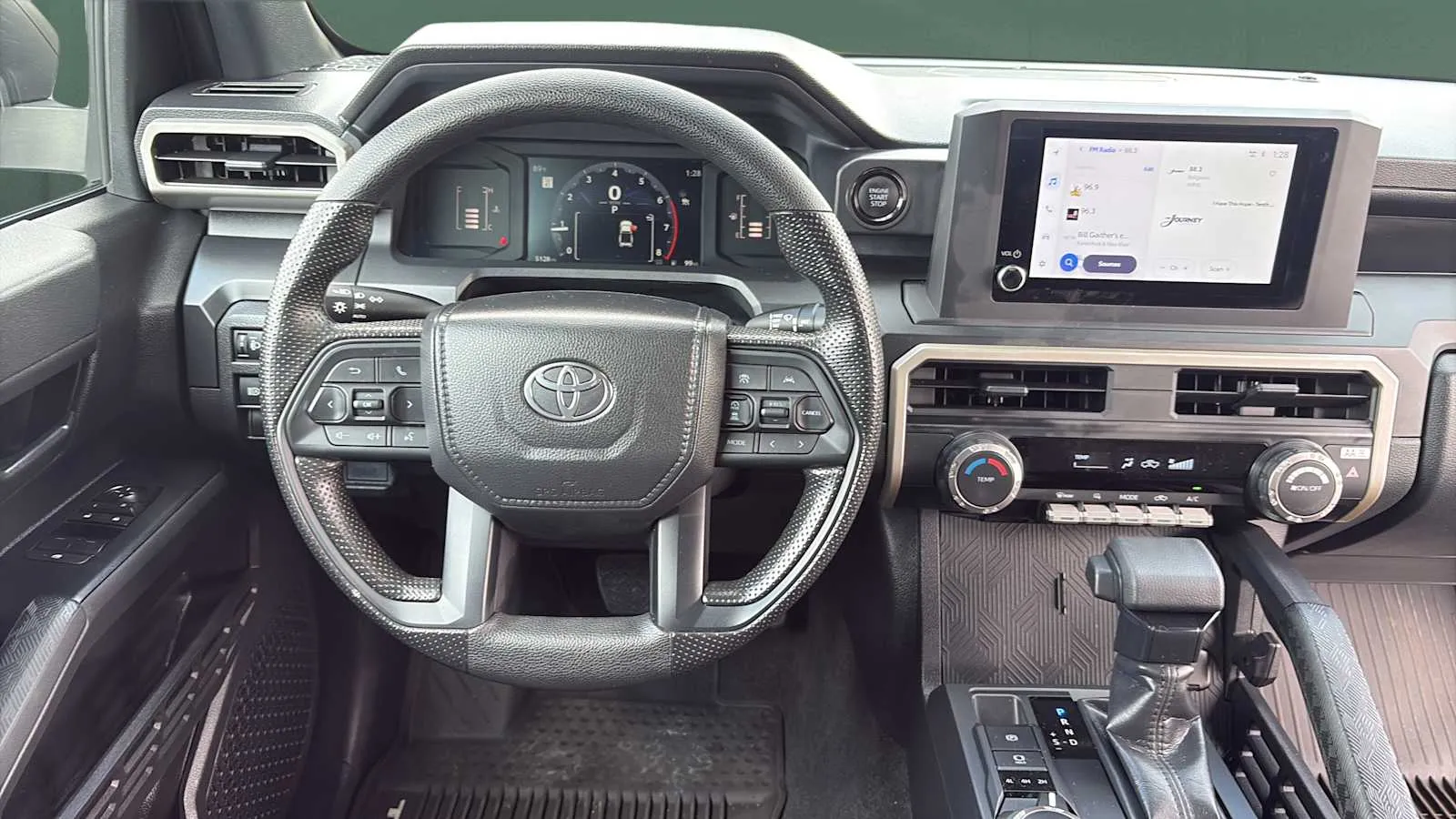 Toyota Tacoma photo 25