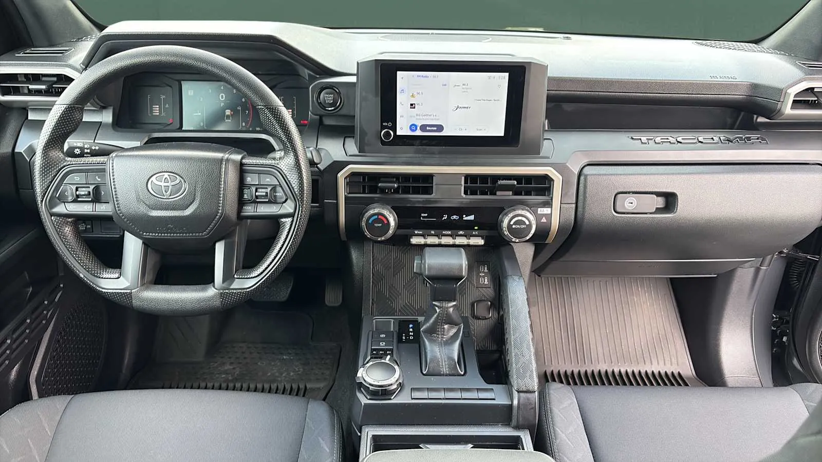 Toyota Tacoma photo 24