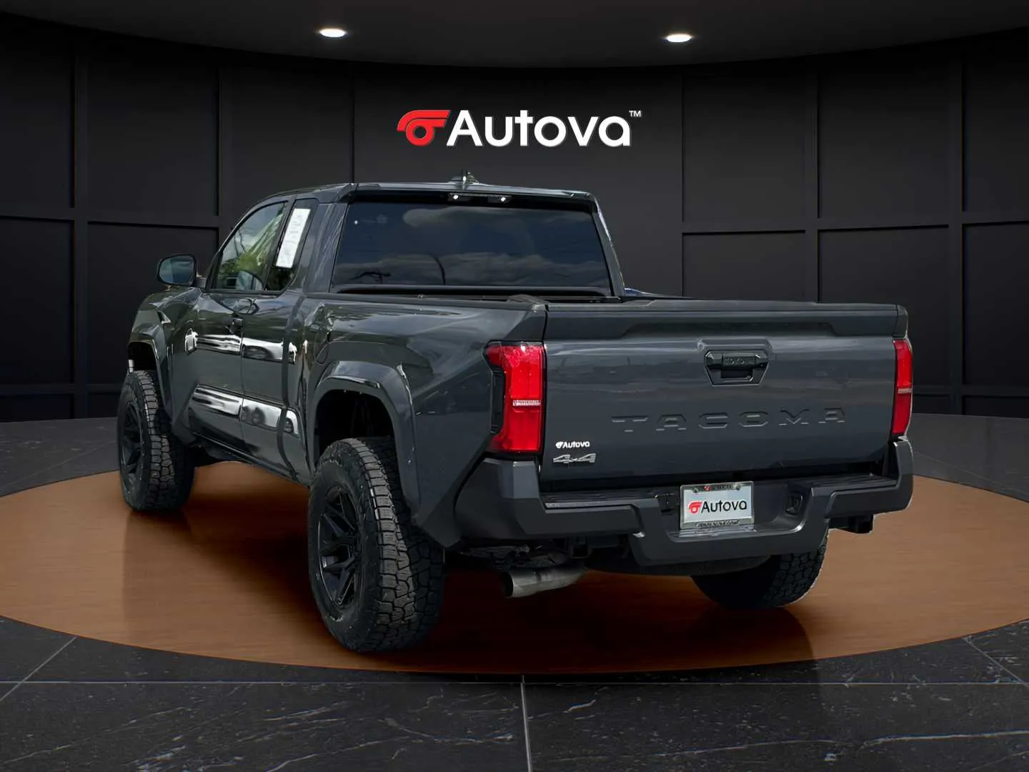 Toyota Tacoma photo 3