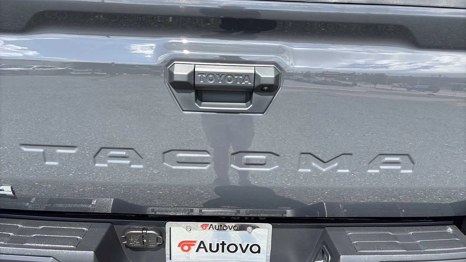 Toyota Tacoma photo 13