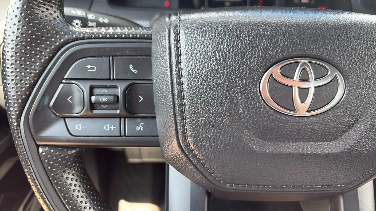Toyota Tacoma photo 14