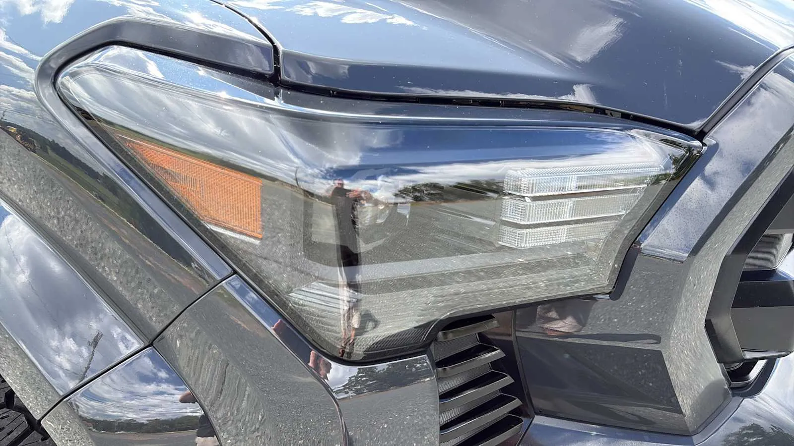 Toyota Tacoma photo 9