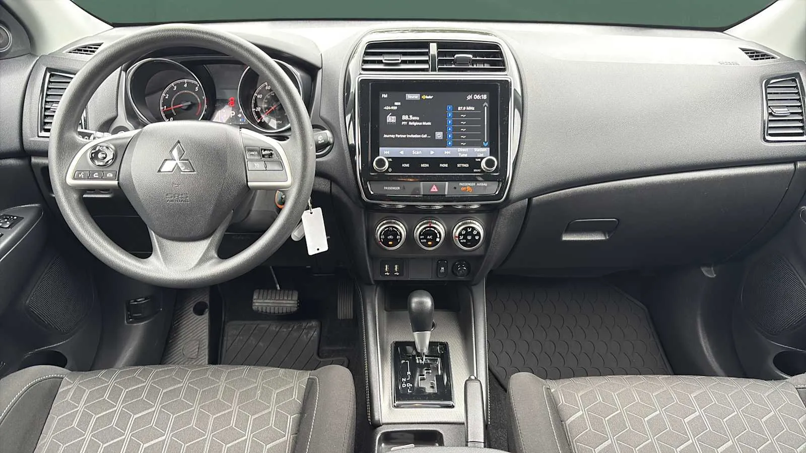 Mitsubishi Outlander Sport photo 18