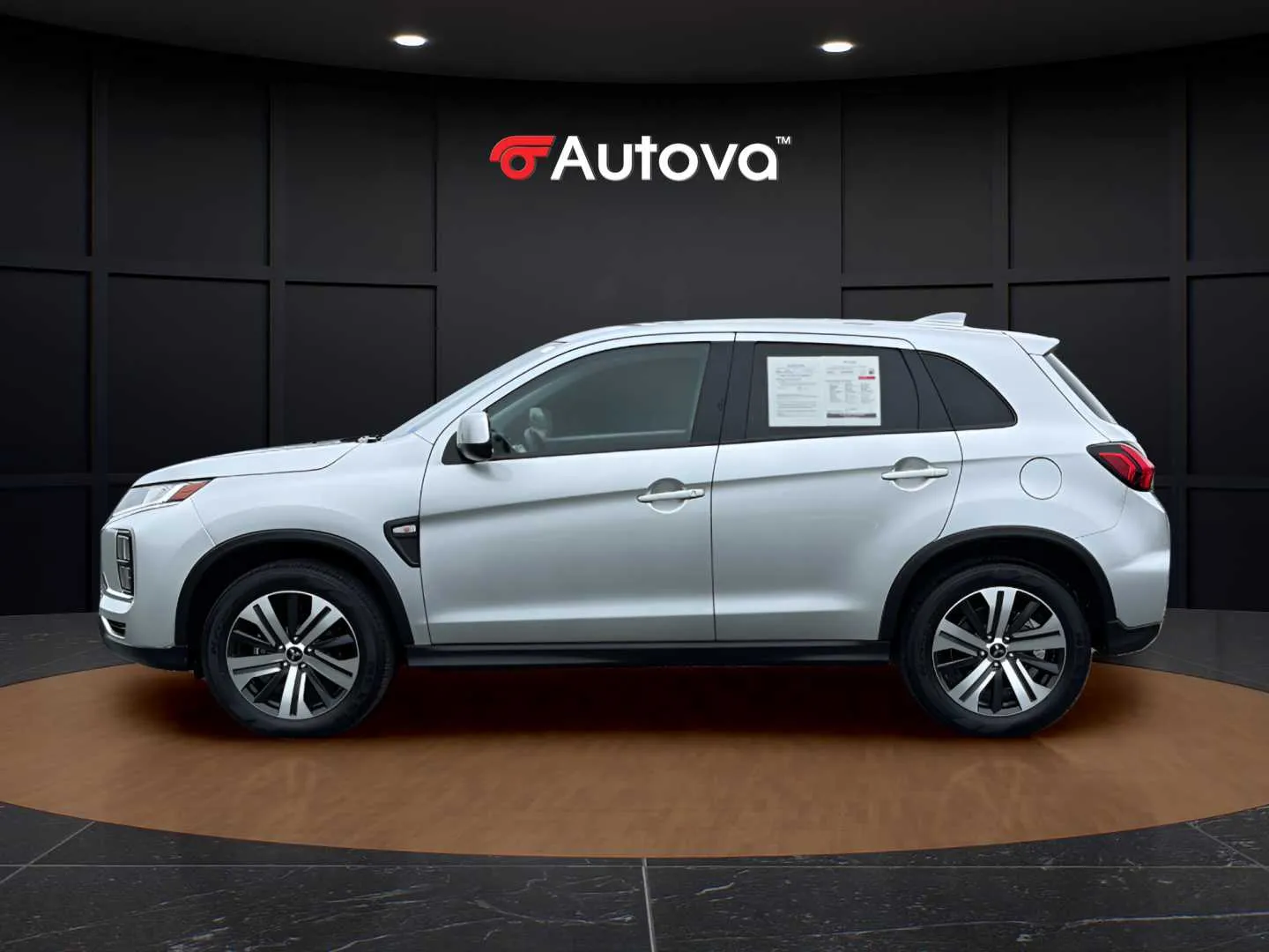 Mitsubishi Outlander Sport photo 2