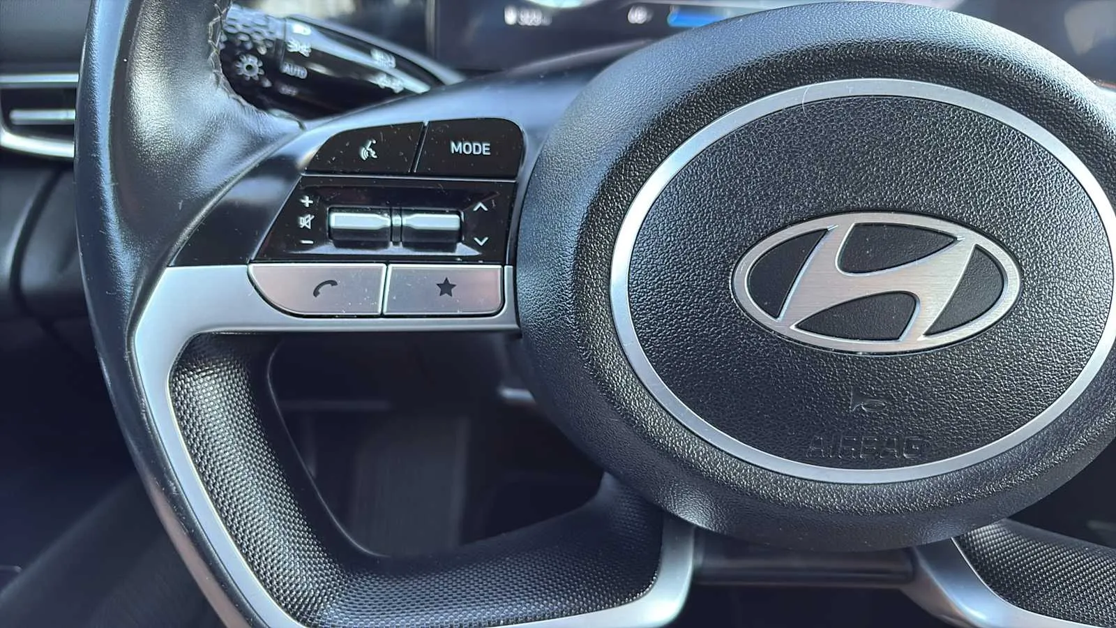 Hyundai Elantra photo 9