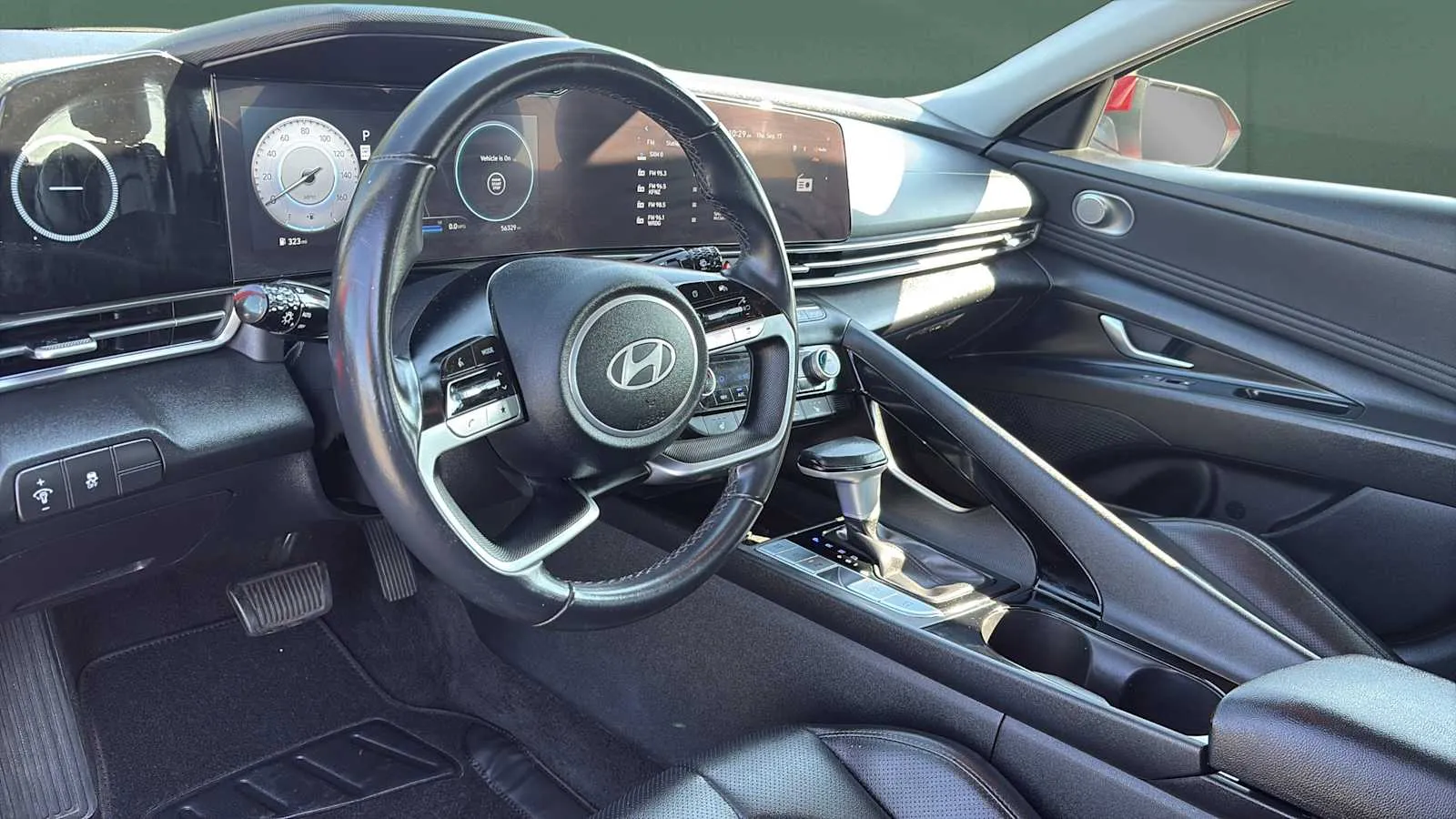 Hyundai Elantra photo 13