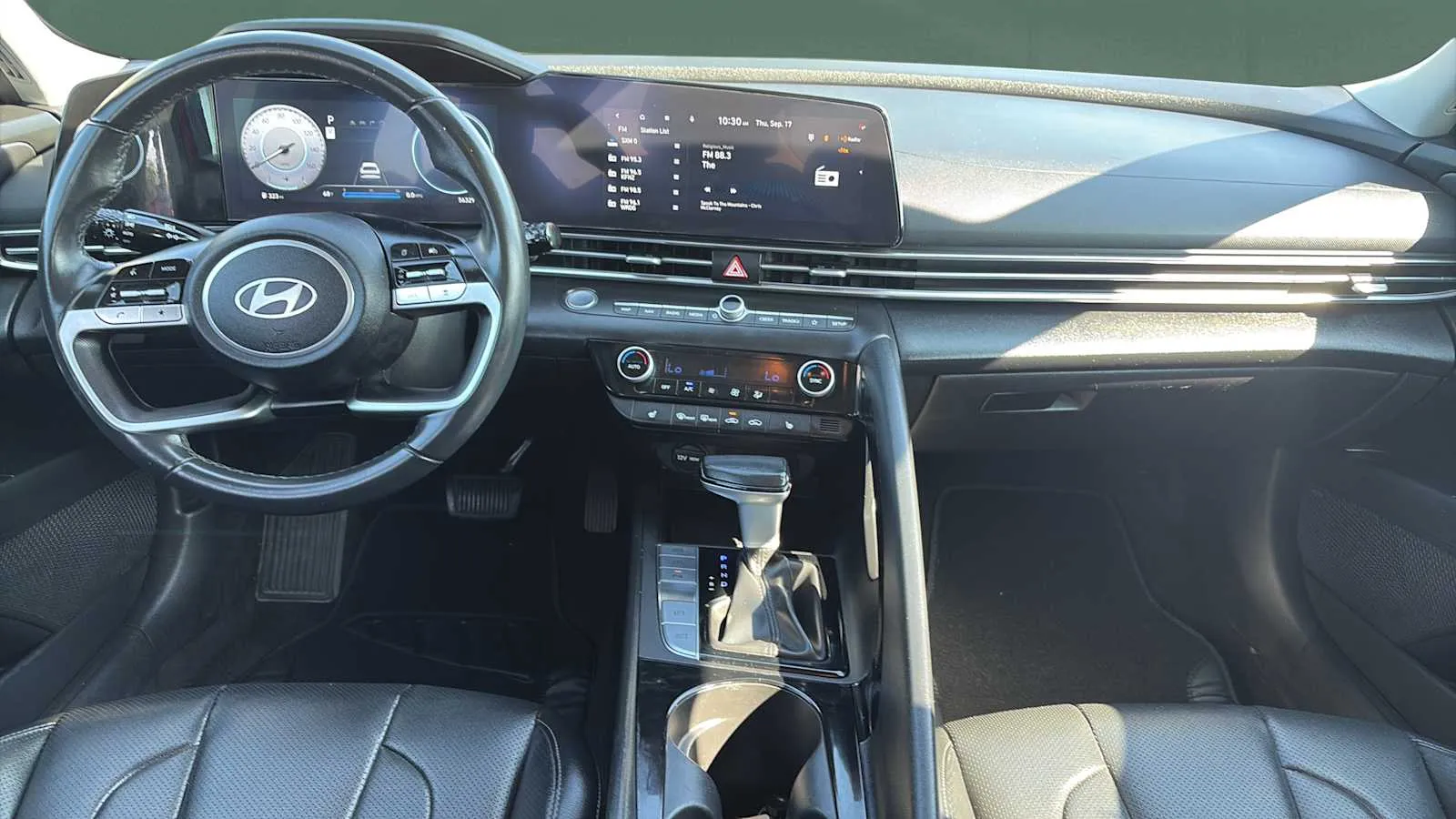 Hyundai Elantra photo 19