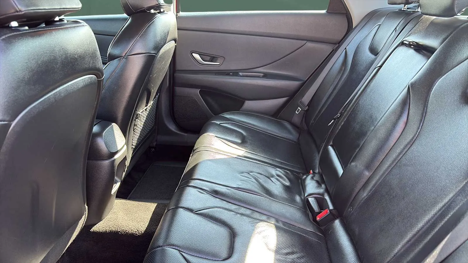 Hyundai Elantra photo 18