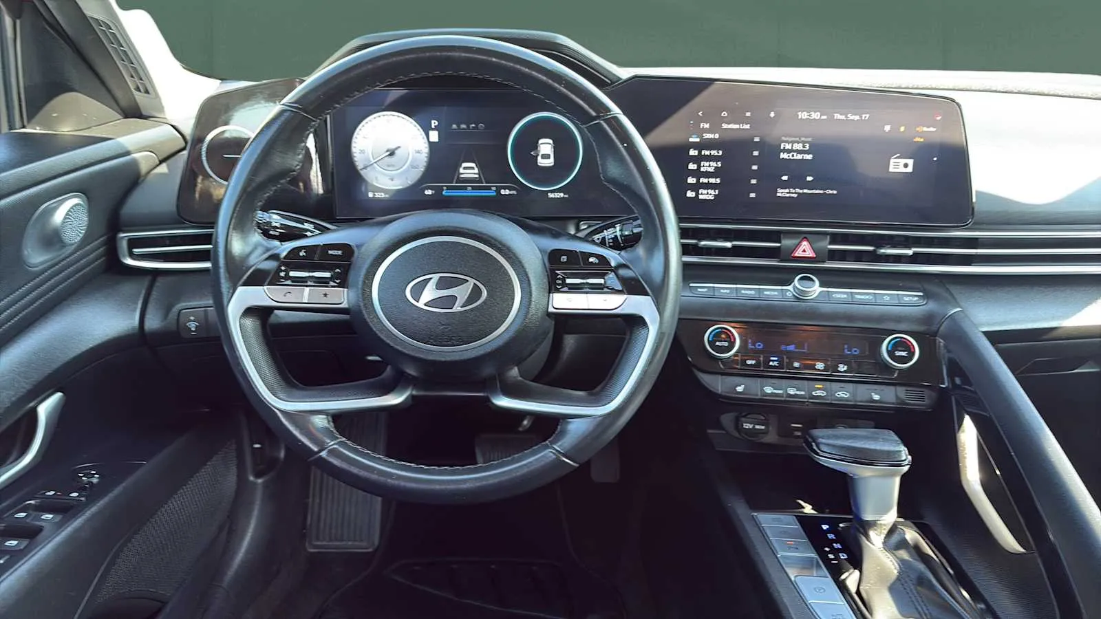 Hyundai Elantra photo 20