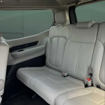 More photos of 2022 Jeep Wagoneer Series III at Autova - Madison Heights, VA