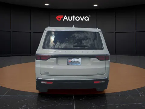 More photos of 2022 Jeep Wagoneer Series III at Autova - Madison Heights, VA
