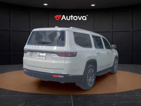 More photos of 2022 Jeep Wagoneer Series III at Autova - Madison Heights, VA