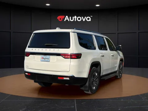 More photos of 2022 Jeep Wagoneer Series III at Autova - Madison Heights, VA