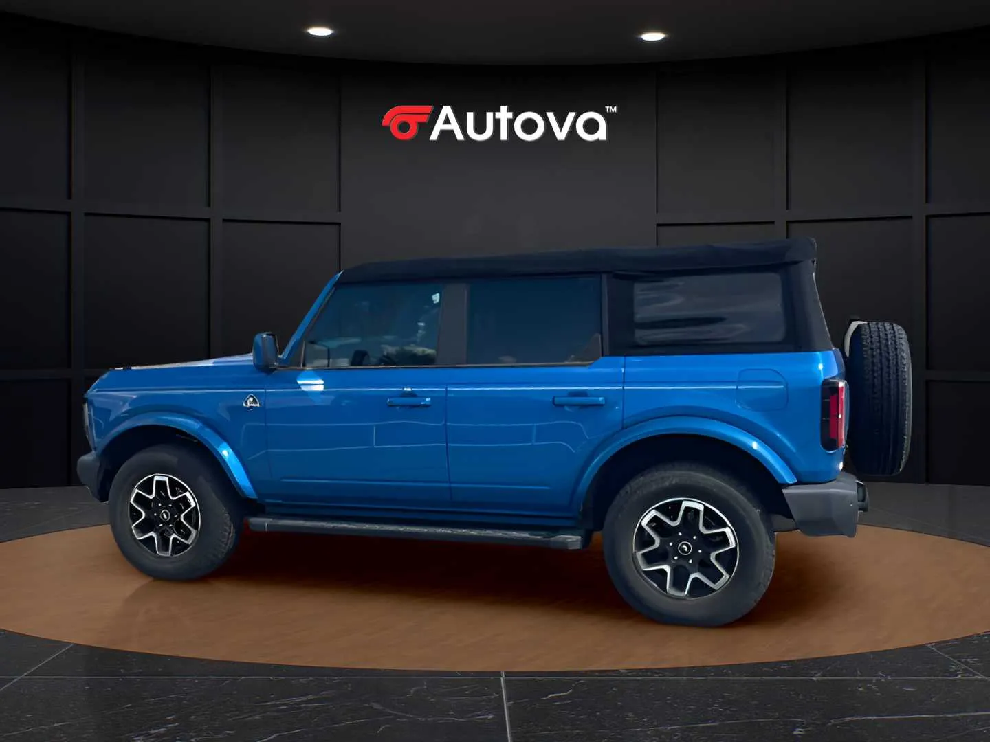 Ford Bronco photo 2