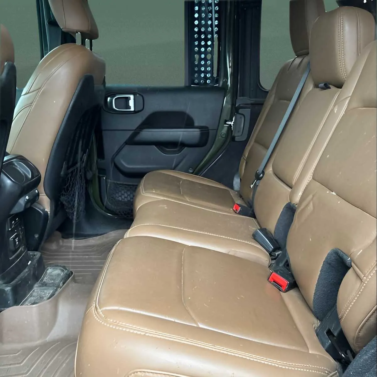 Jeep Wrangler photo 4