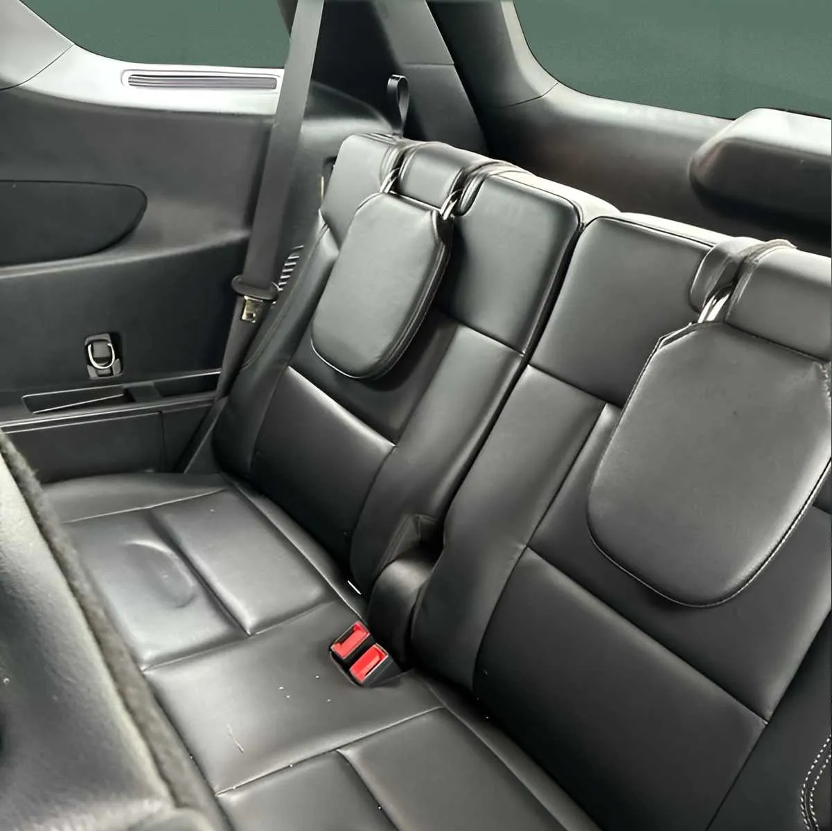 Ford Explorer photo 4