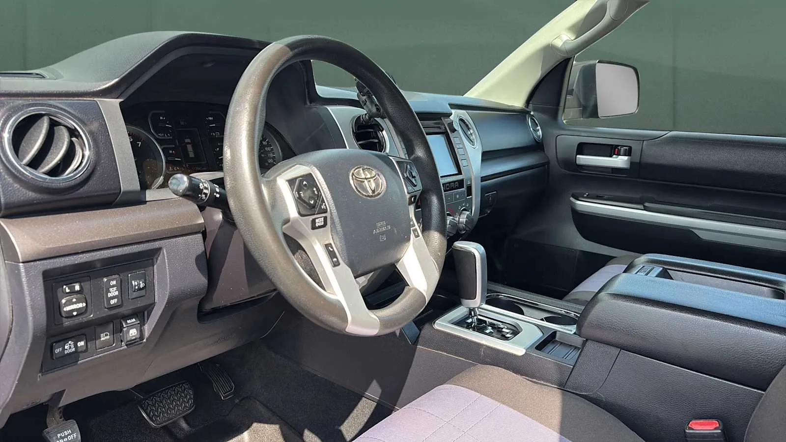 Toyota Tundra photo 13