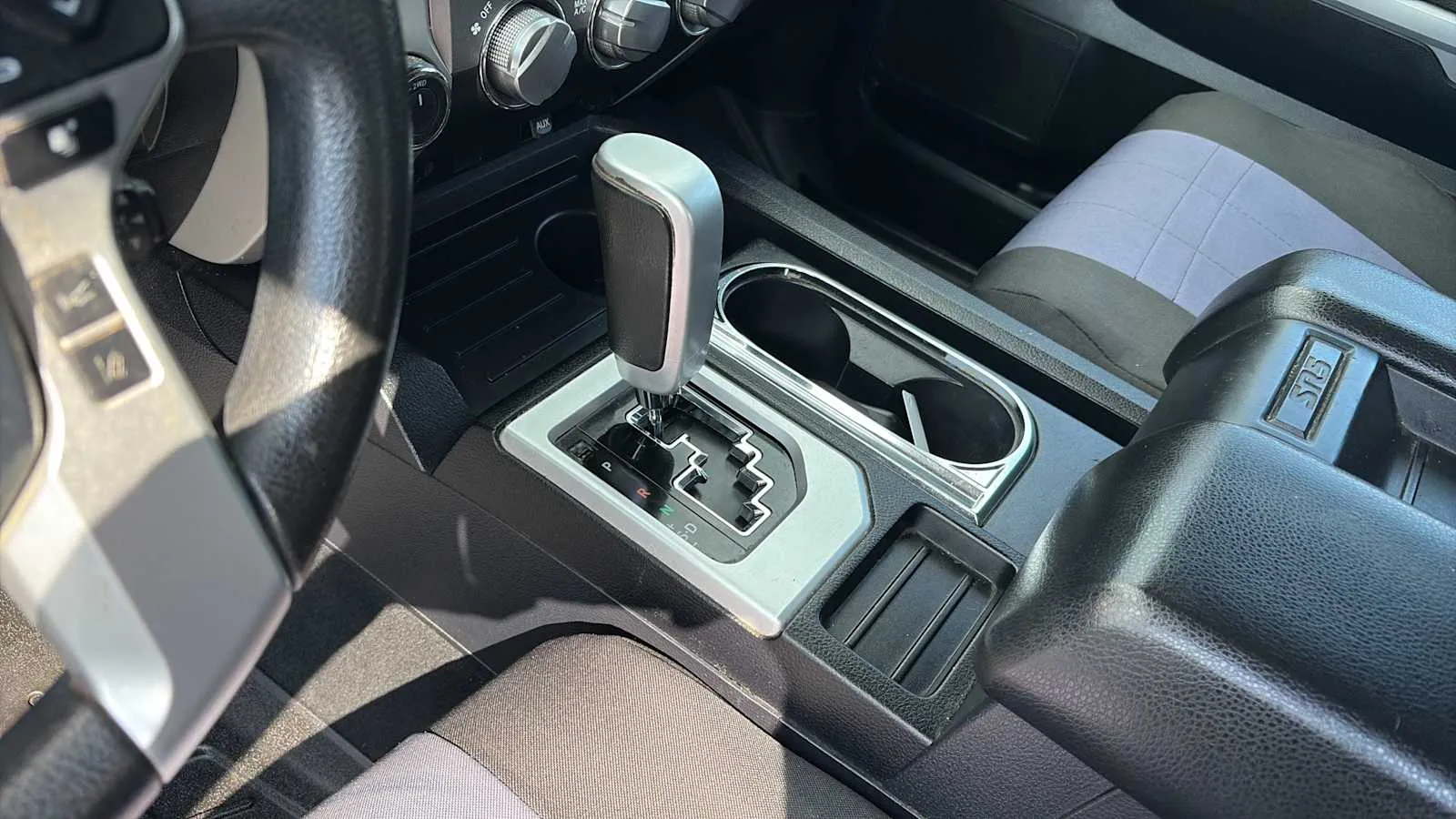 Toyota Tundra photo 14