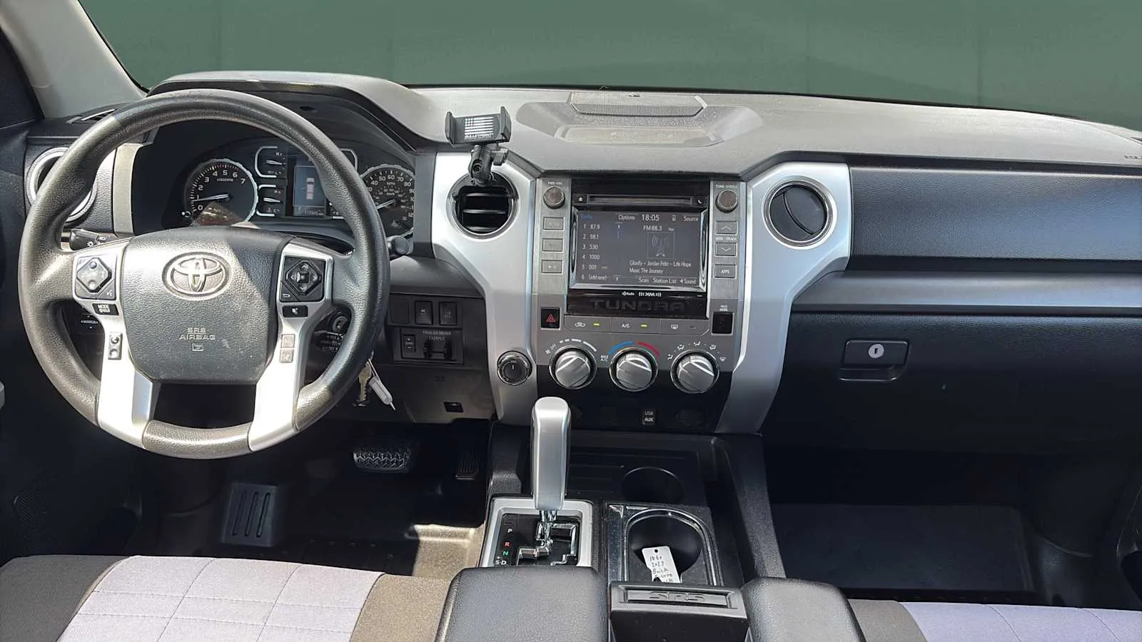Toyota Tundra photo 19