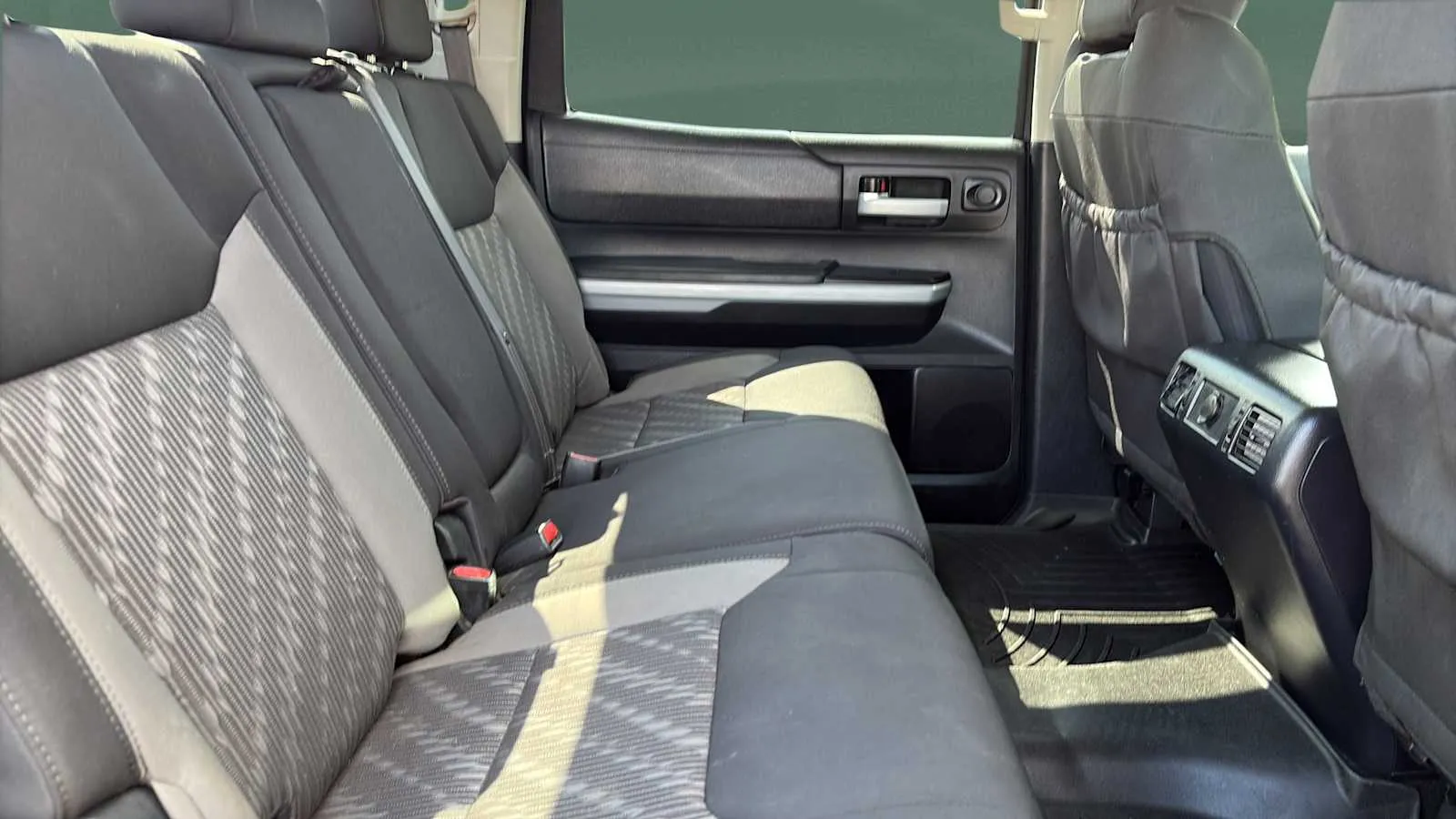 Toyota Tundra photo 22
