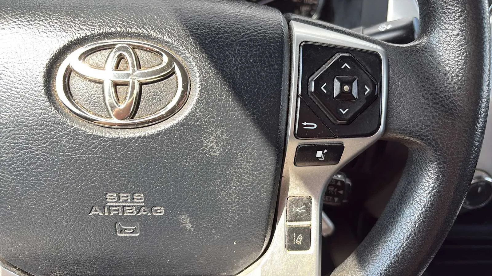 Toyota Tundra photo 10