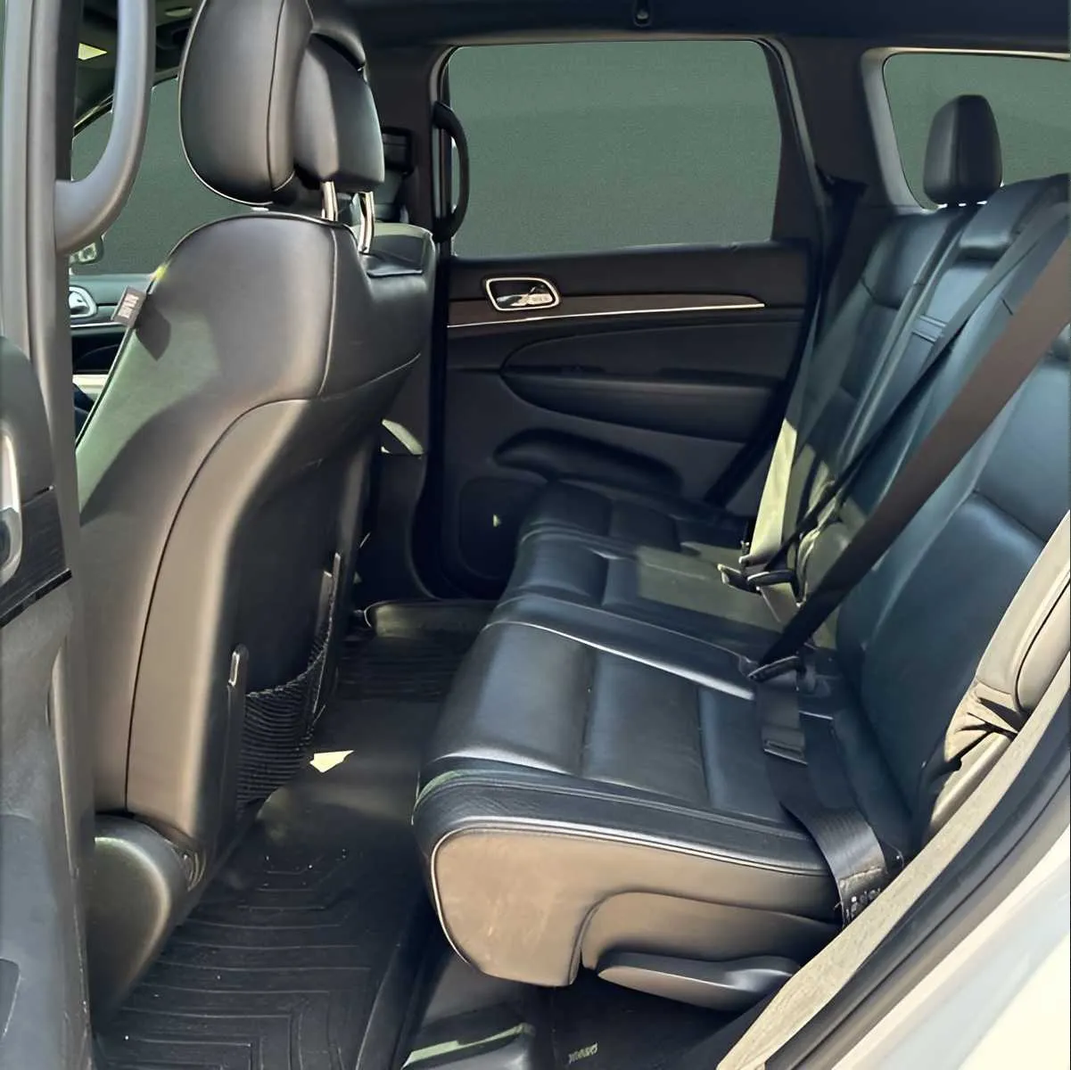 Jeep Grand Cherokee photo 4