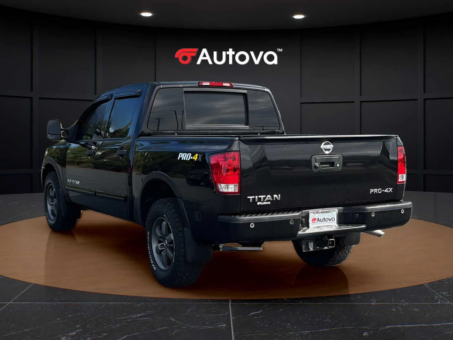 Nissan Titan photo 3