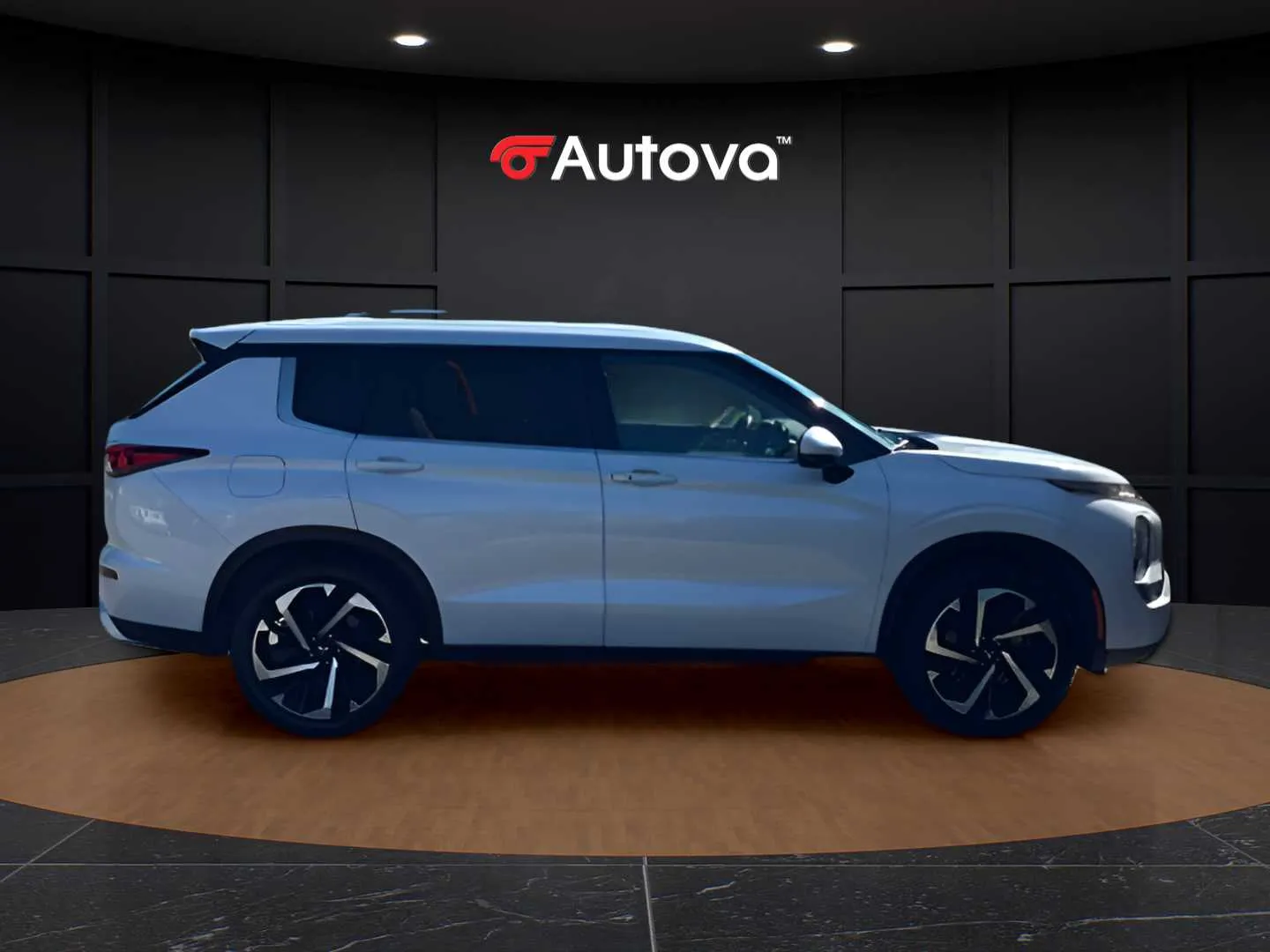 Mitsubishi Outlander photo 3
