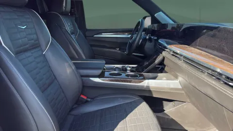 More photos of 2025 Cadillac Escalade ESV 4WD Sport Platinum at Autova - Madison Heights, VA
