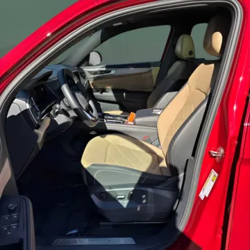 More photos of 2024 Volkswagen Atlas Cross Sport 2.0T SE w/Technology at Autova - Madison Heights, VA
