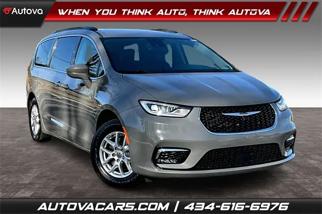 2022 Chrysler Pacifica Touring L for sale in Madison Heights, VA